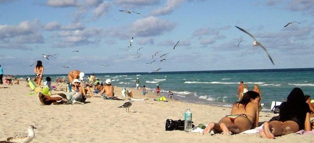 Bikini Hostel, Cafe & Beer Garden (Adults Only) Miami Beach Exterior photo