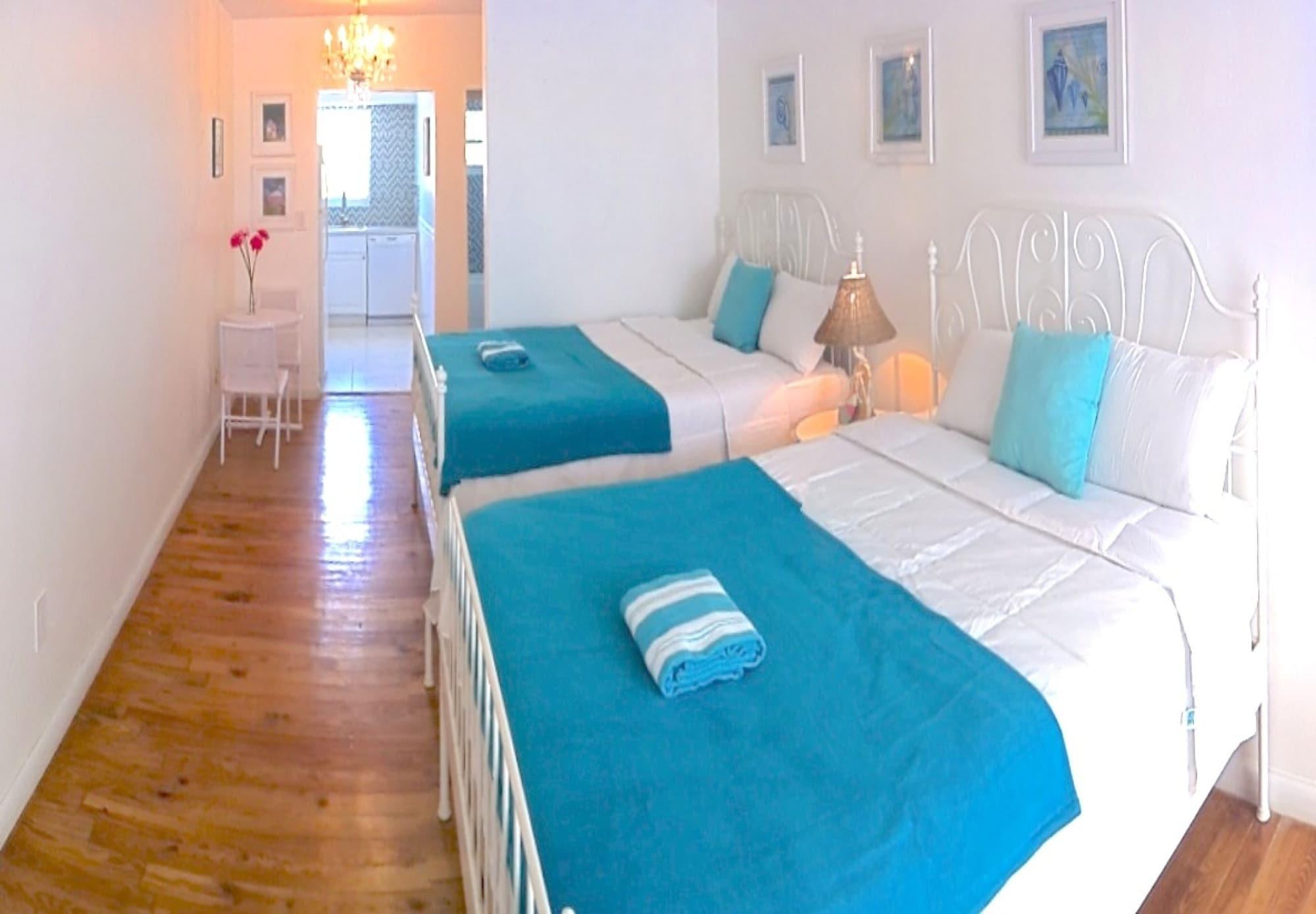 Bikini Hostel, Cafe & Beer Garden (Adults Only) Miami Beach Exterior photo