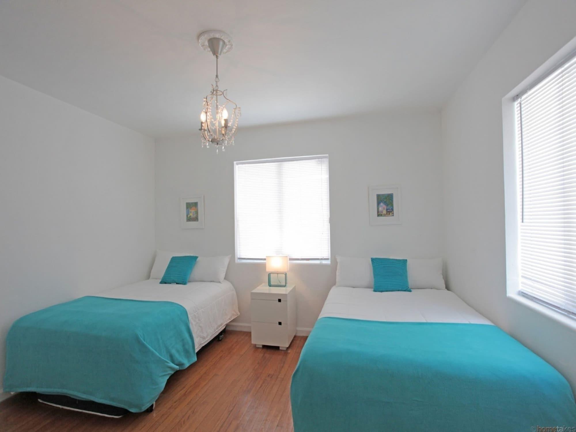 Bikini Hostel, Cafe & Beer Garden (Adults Only) Miami Beach Exterior photo