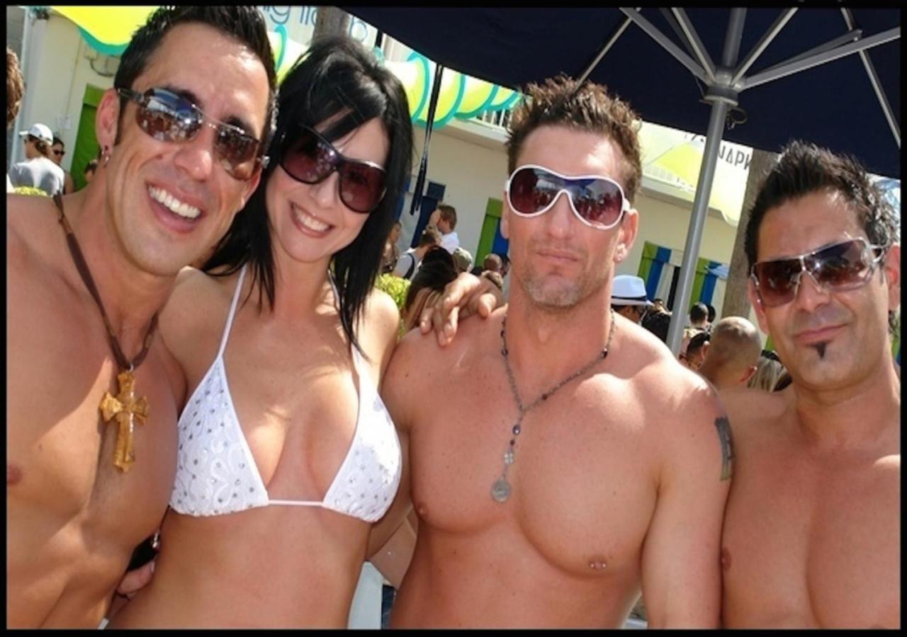 Bikini Hostel, Cafe & Beer Garden (Adults Only) Miami Beach Exterior photo